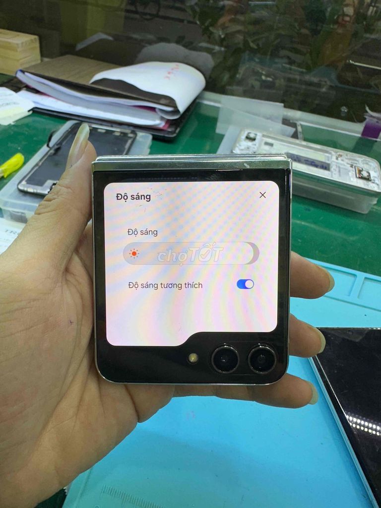 Samsung Z Flip 5 512GB Trắng. Mua bán Điện thoại tại Quận 8 Tp Hồ Chí Minh được đăng bởi Dương văn Nam hình 1