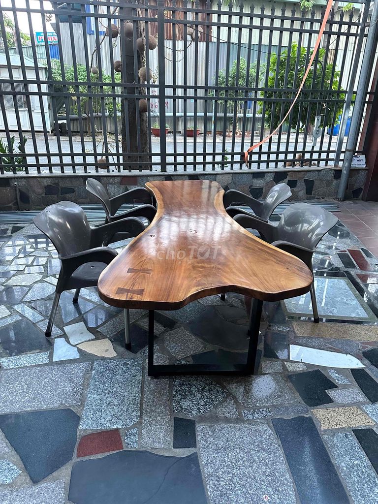 Bàn cà phê gỗ. Mua bán Bàn ghế tại Thành phố Dĩ An Bình Dương được đăng bởi nguyễn xuân vỹ hình 1