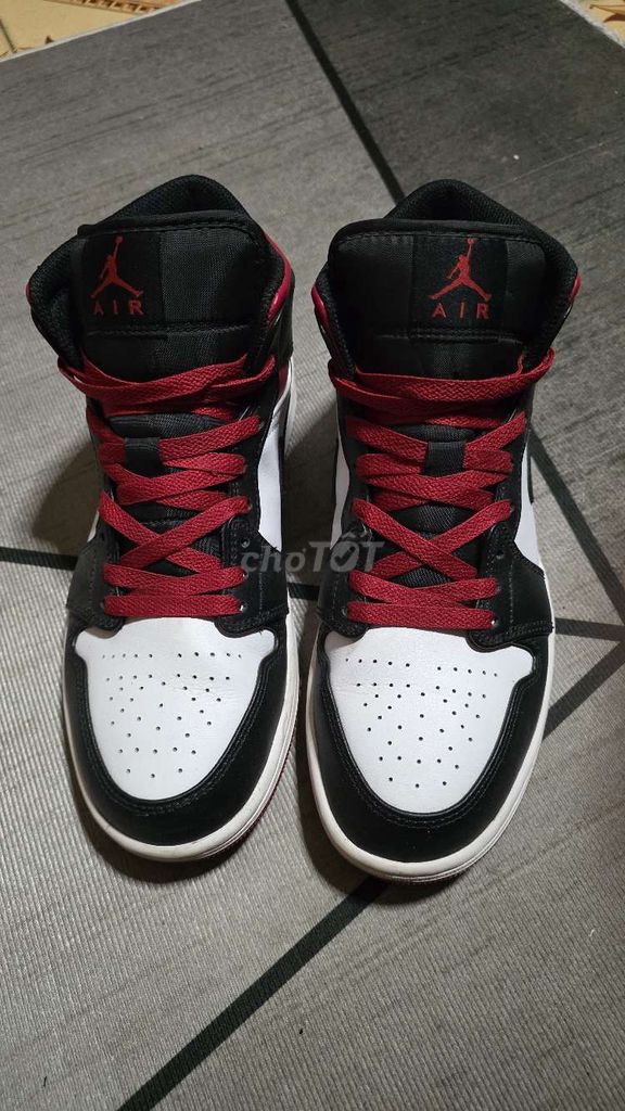 Giày Nike Air Jordan 1 Mid đã sử dụng. Mua bán Giày dép tại Thành phố Mỹ Tho Tiền Giang được đăng bởi Hoàn Hoàn hình 1
