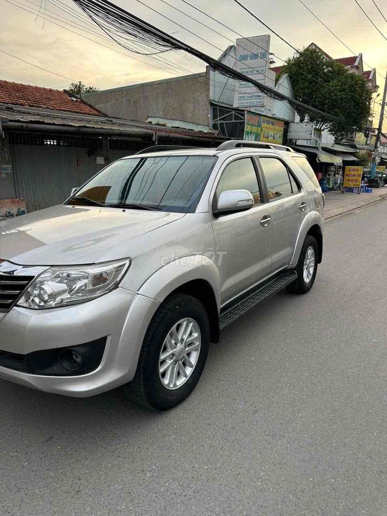 Toyota Fortuner 2013 2.7V mới xuất sắc giá cực rẻ. Mua bán Ô tô tại Thành phố Thuận An Bình Dương được đăng bởi Tuan Minh hình 3