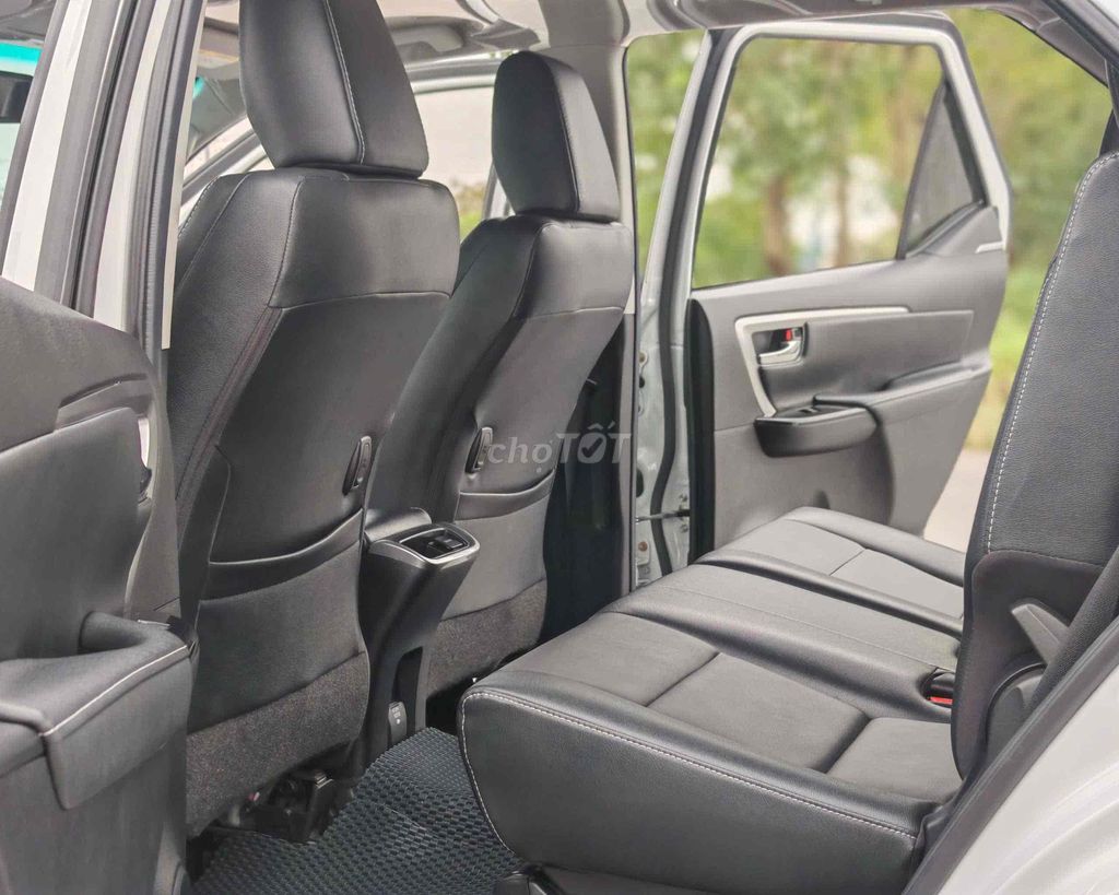 Toyota Fortuner 2022 odo 3.2v cực đẹp. Mua bán Ô tô tại Quận Nam Từ Liêm Hà Nội được đăng bởi Đại lý Toyota Mỹ Đình hình 12