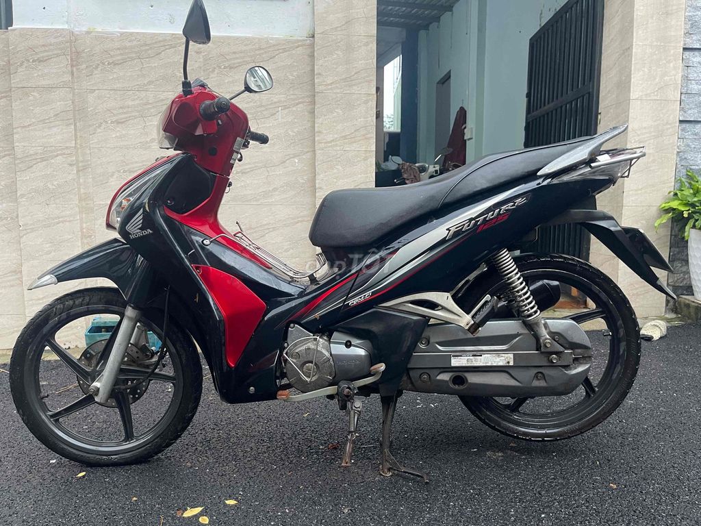 Honda Future 2016 Đỏ đen. Mua bán Xe máy tại Quận Sơn Trà Đà Nẵng được đăng bởi Trang hình 3
