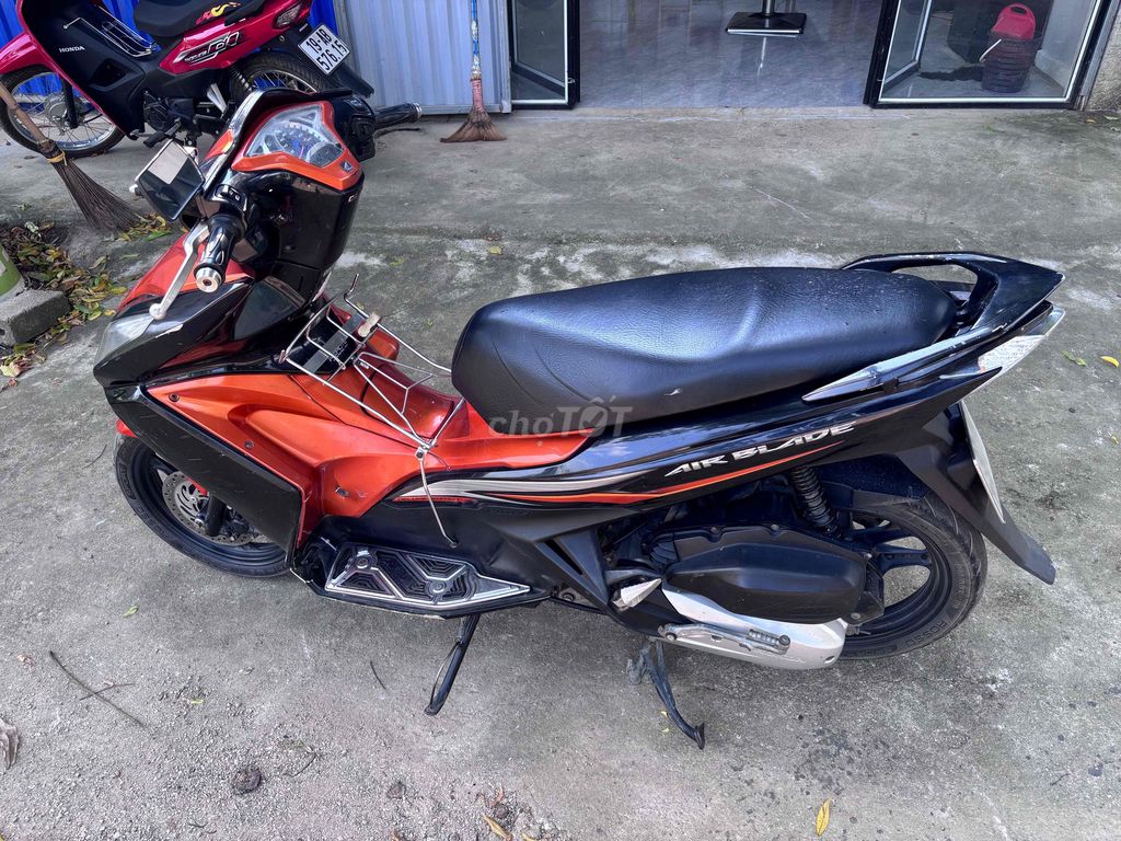Honda Air Blade, черно-золотой