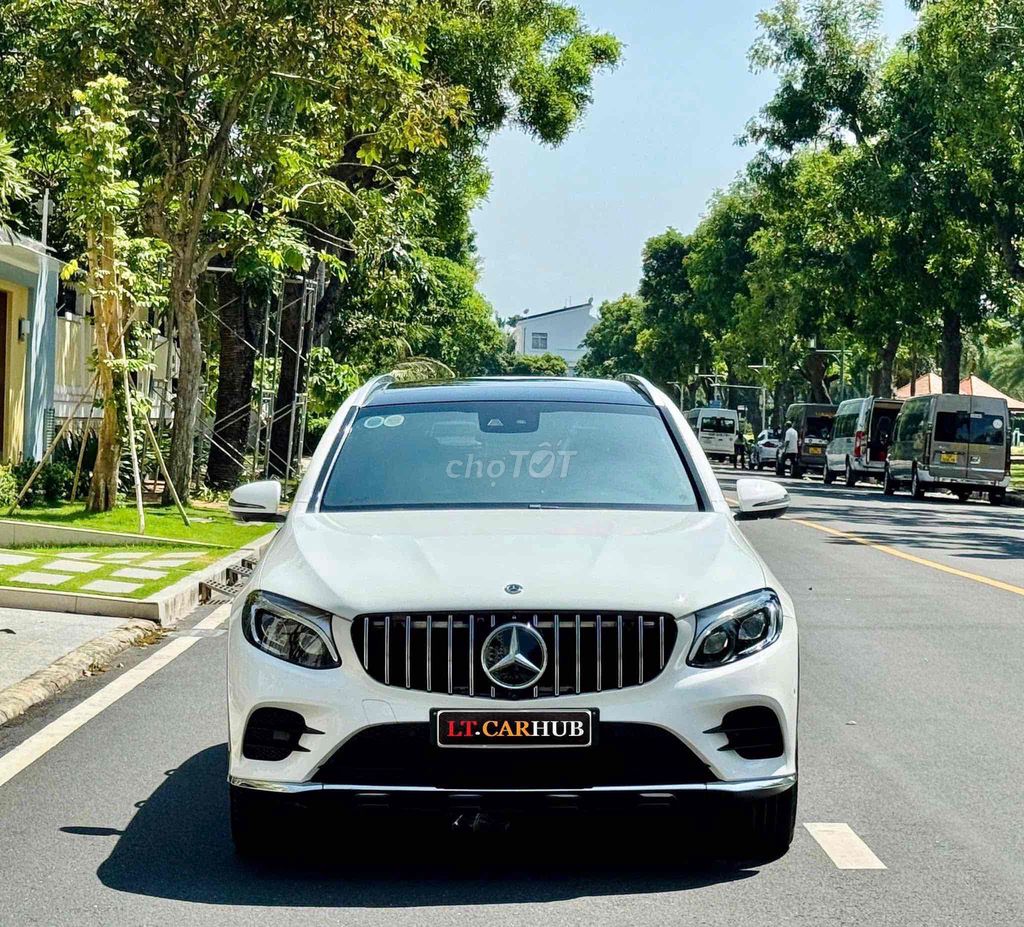 GLC300 4matic 2018 chỉ từ 459tr