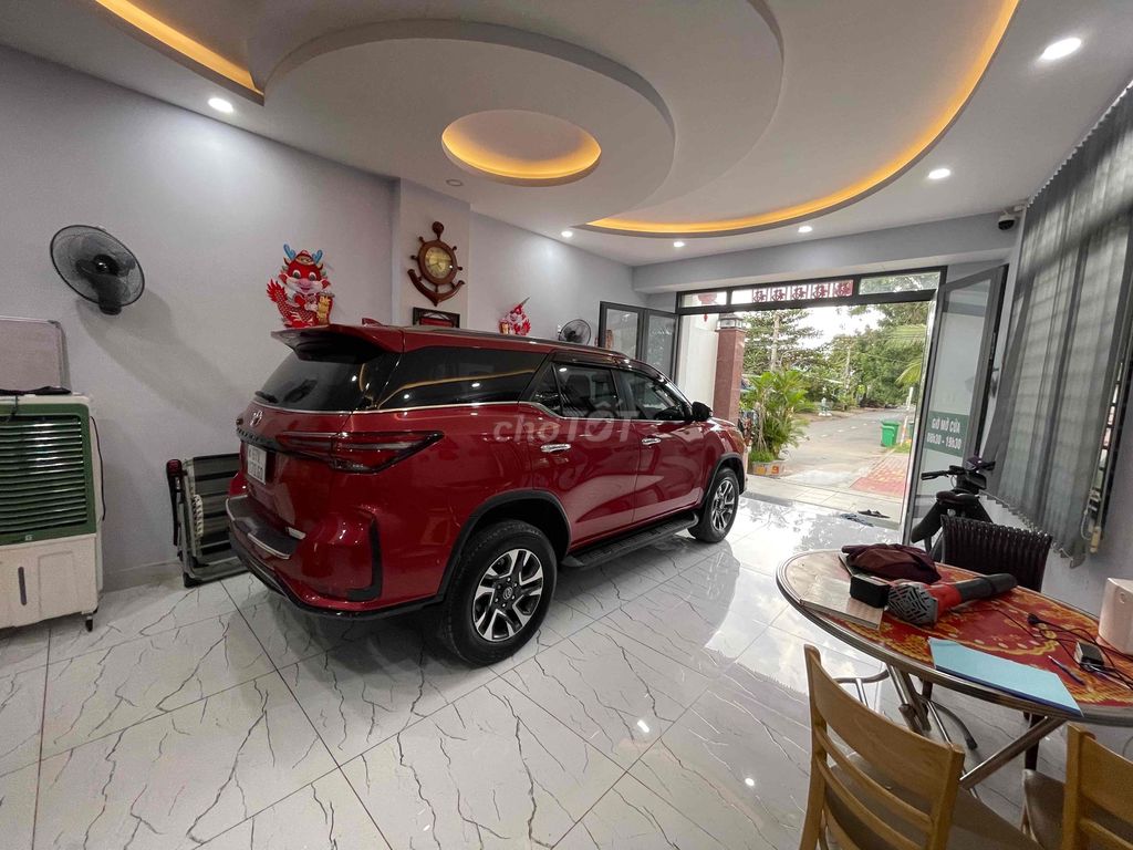 Toyota Fortuner Legender 2.4L 4x2 2022 макс. комплектация, АКПП