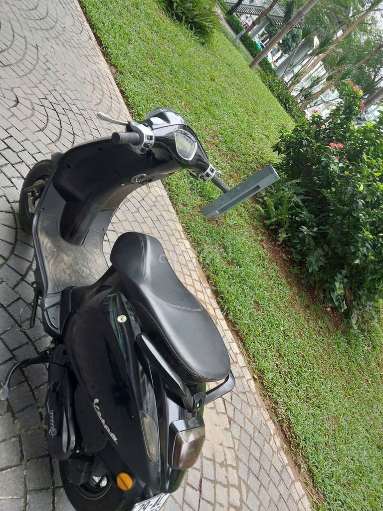 Bán xe Piagio Vespa  mầu đen chính chủ. Mua bán Xe máy tại Quận Hai Bà Trưng Hà Nội được đăng bởi Nguyễn Thu Thảo hình 8