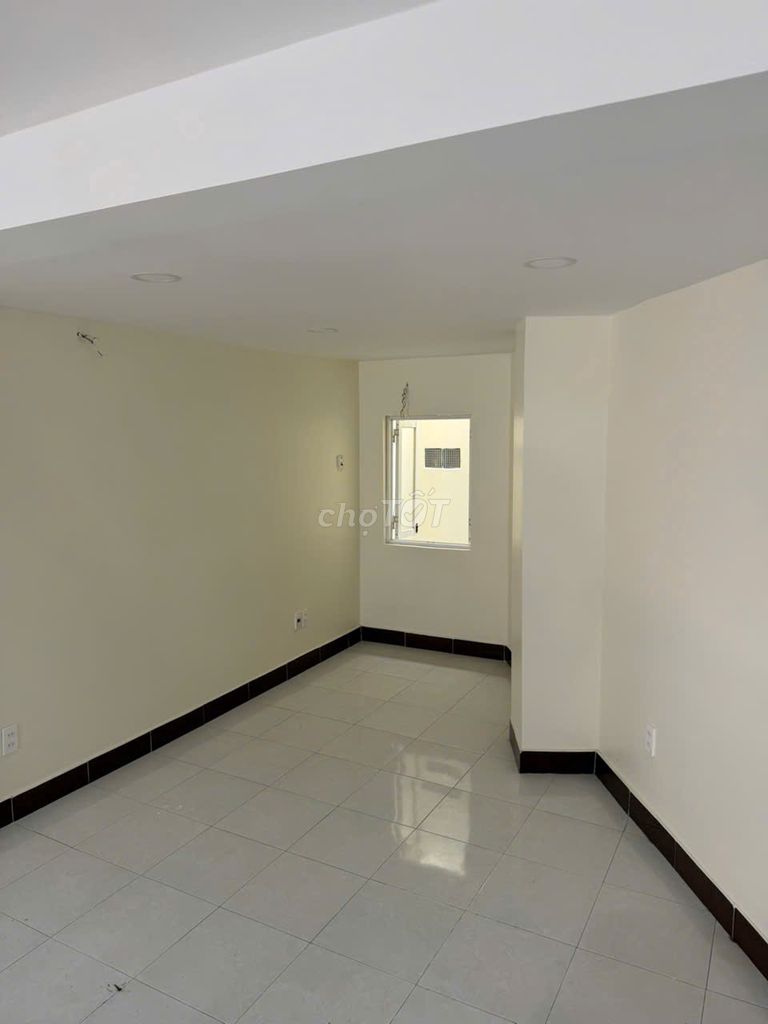 nhà 3 PHÒNG NGỦ 3,3x10 Hoà Hảo. hẻn rộng