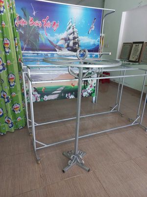 KỆ TREO QUẦN ÁO CHO SHOP THỜI TRANG. Mua bán Nội thất, đồ gia dụng khác tại Quận Cẩm Lệ Đà Nẵng được đăng bởi Thảo