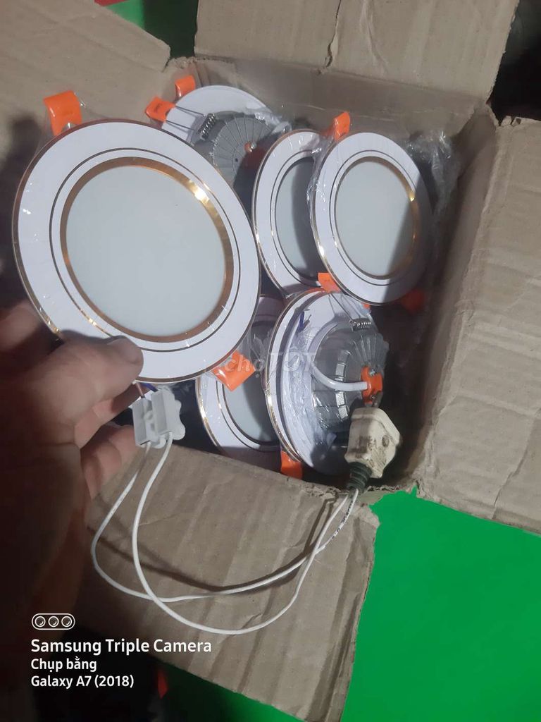 Đèn âm trần Trắng 3 màu. Mua bán Đèn tại Huyện Nghĩa Hưng Nam Định được đăng bởi Phạm Hưng hình 1