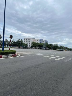 CHÍNH CHỦ KẸT TIỀN SANG GẤP LÔ GÓC 600M2 MT CHỢ 16 PHÒNG TRỌ SÁT KCN
