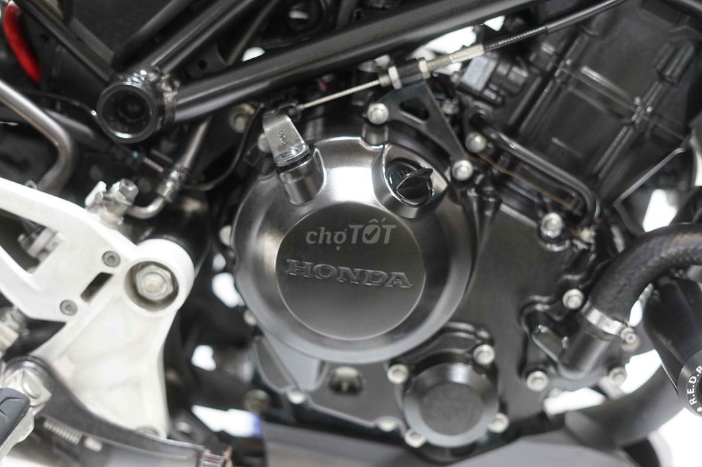 Honda CB300R Bạc 10000 km. Mua bán Xe máy tại Quận 12 Tp Hồ Chí Minh được đăng bởi Thiên Tài hình 4