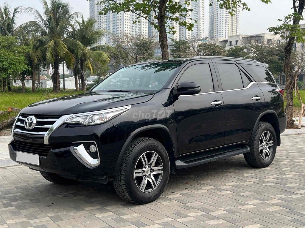 Toyota Fortuner 2019 4x2 Đen 36000 km. Mua bán Ô tô tại Quận Hai Bà Trưng Hà Nội được đăng bởi Tuan Trinh  hình 2