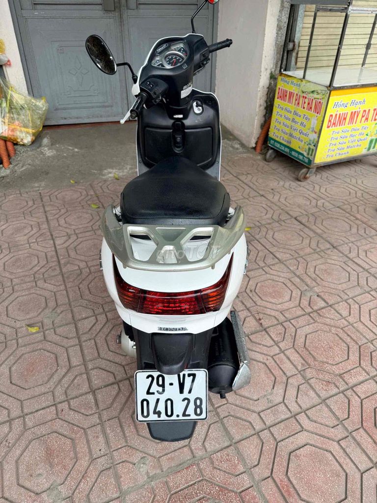 e bán xe lead đẹp long lanh so với các xe khác ạ. Mua bán Xe máy tại Quận Long Biên Hà Nội được đăng bởi Nguyen Chung hình 4