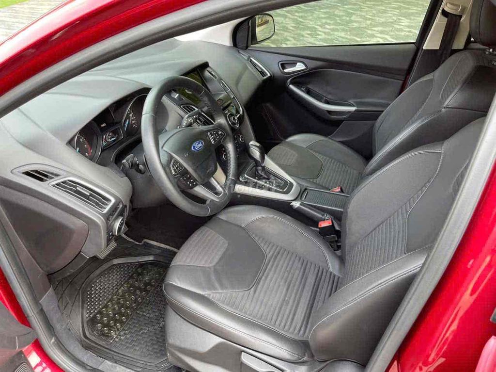 Focus S 2018 bản cao cấp xe full lịch sủ hãng.. Mua bán Ô tô tại Quận 1 Tp Hồ Chí Minh được đăng bởi Quynh Nguyen hình 4