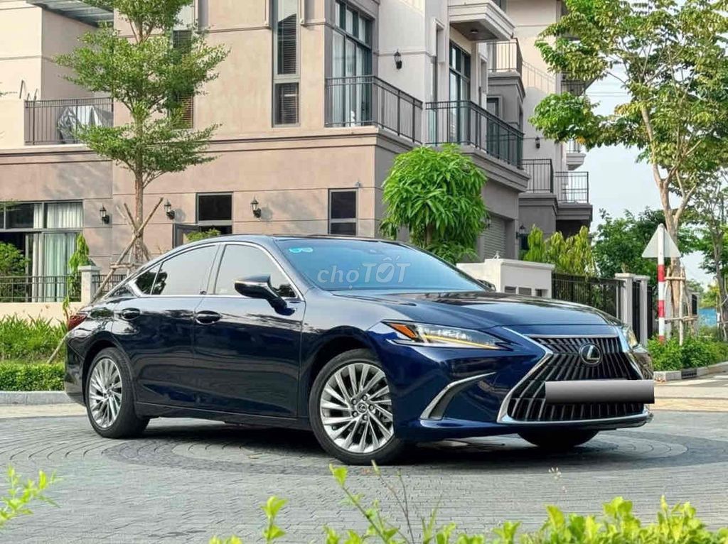 Cần Bán Chiếc Lexus ES250 Model 2020. Mua bán Ô tô tại Quận 7 Tp Hồ Chí Minh được đăng bởi Hoàng Trung hình 4