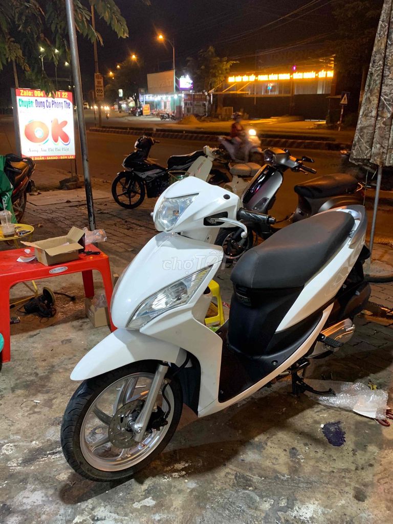 Honda Vision màu Trắng. Mua bán Xe máy tại Thành phố Buôn Ma Thuột Đắk Lắk được đăng bởi Tuấn Anh hình 2