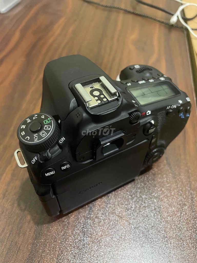 Máy ảnh Canon EOS 70D Đen. Mua bán Máy ảnh, Máy quay tại Huyện Thanh Trì Hà Nội được đăng bởi Chiều Phan hình 1