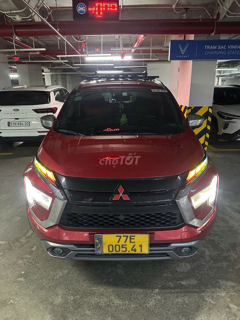 Mitsubishi Xpander Premium 2023 Красный 110.000 км