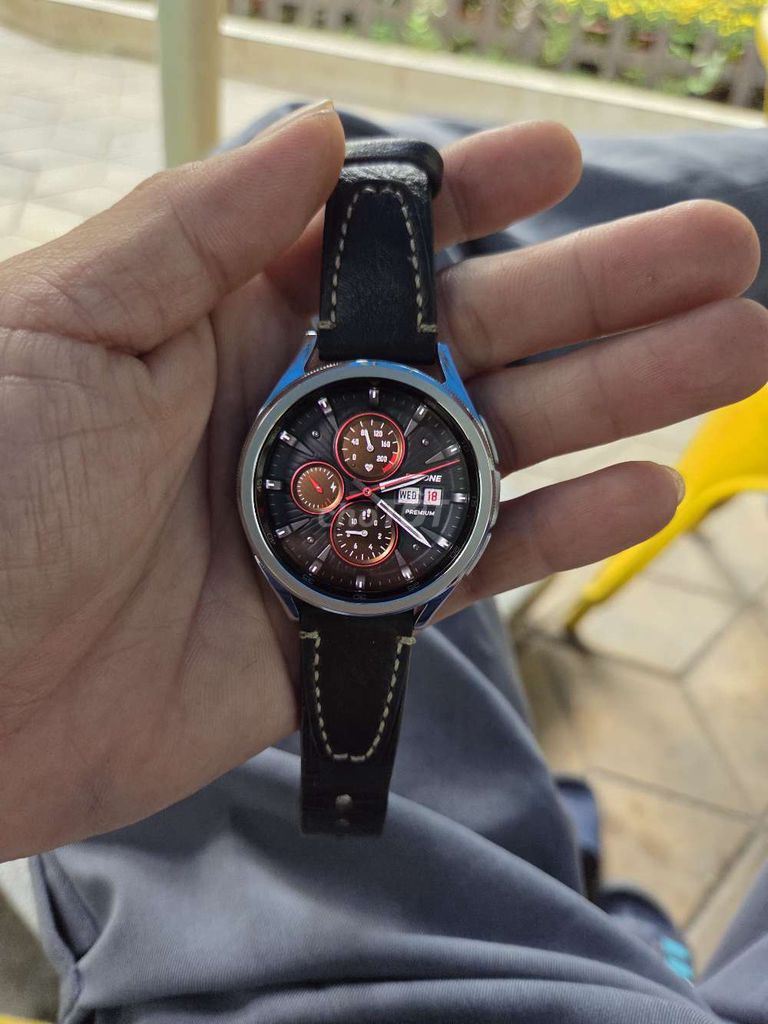 Samsung Galaxy Watch 6 Classic Bạc 43mm. Mua bán Thiết bị đeo thông minh tại Thành phố Long Xuyên An Giang được đăng bởi Thanh Phạm hình 1