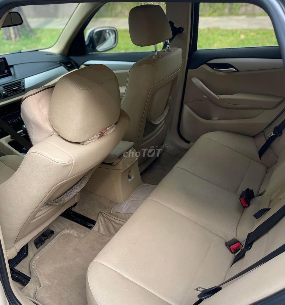 BMW X1 xDrive28i 2010 черный