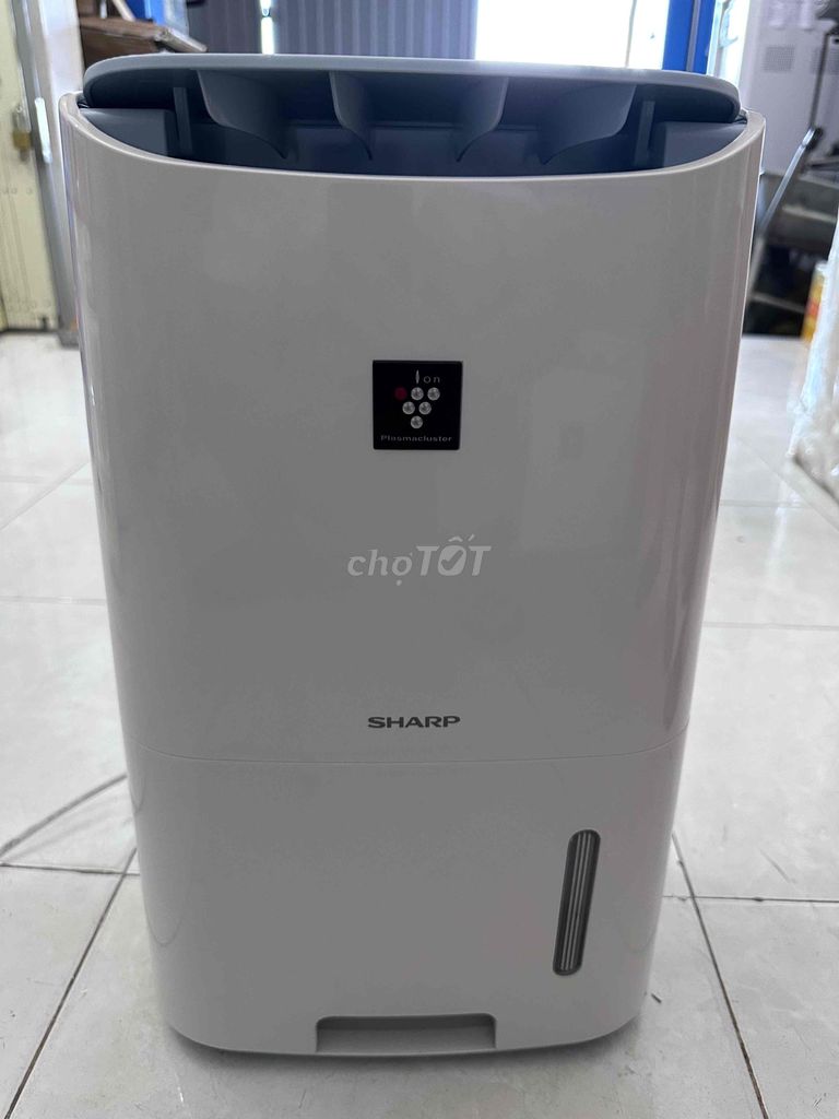 Máy hút ẩm Sharp CV-F71W Trắng. Mua bán Nội thất, đồ gia dụng khác tại Thành phố Sóc Trăng Sóc Trăng được đăng bởi Phạm Toàn Thắng hình 1