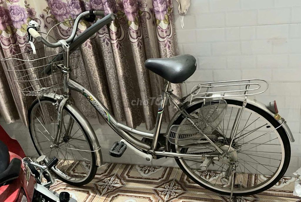 Xe đạp HK Bike khung màu bạc đẹp