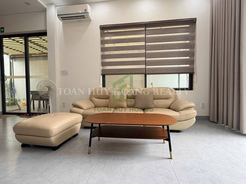 Rent · 4 bd · 230 м² · Quận Sơn Trà, ул. Đường Phan Bá Vành