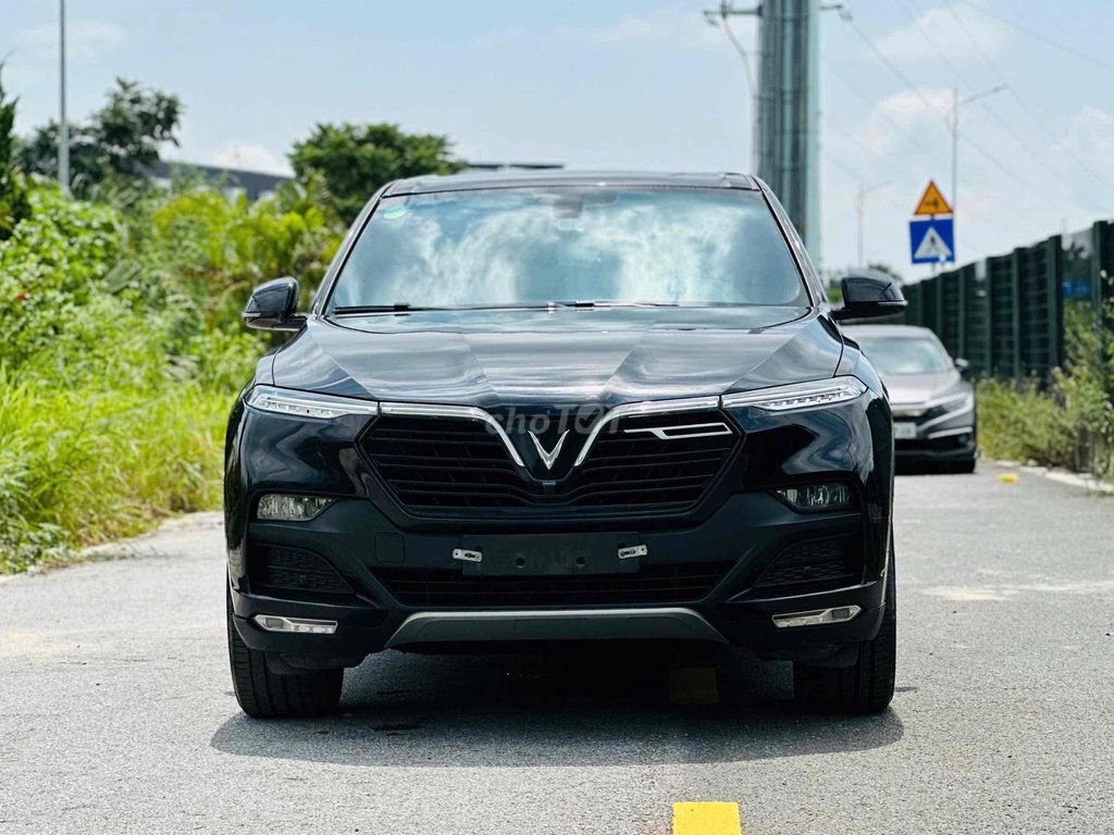 VinFast Lux SA Base 2.0 Turbo 2021 г.в.