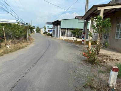 Đất thổ 123m2 mt nhựa 7 mét xã Tân Lân rẻ đầu tư 980tr. Mua bán đất tại Huyện Cần Đước Long An được đăng bởi thanh