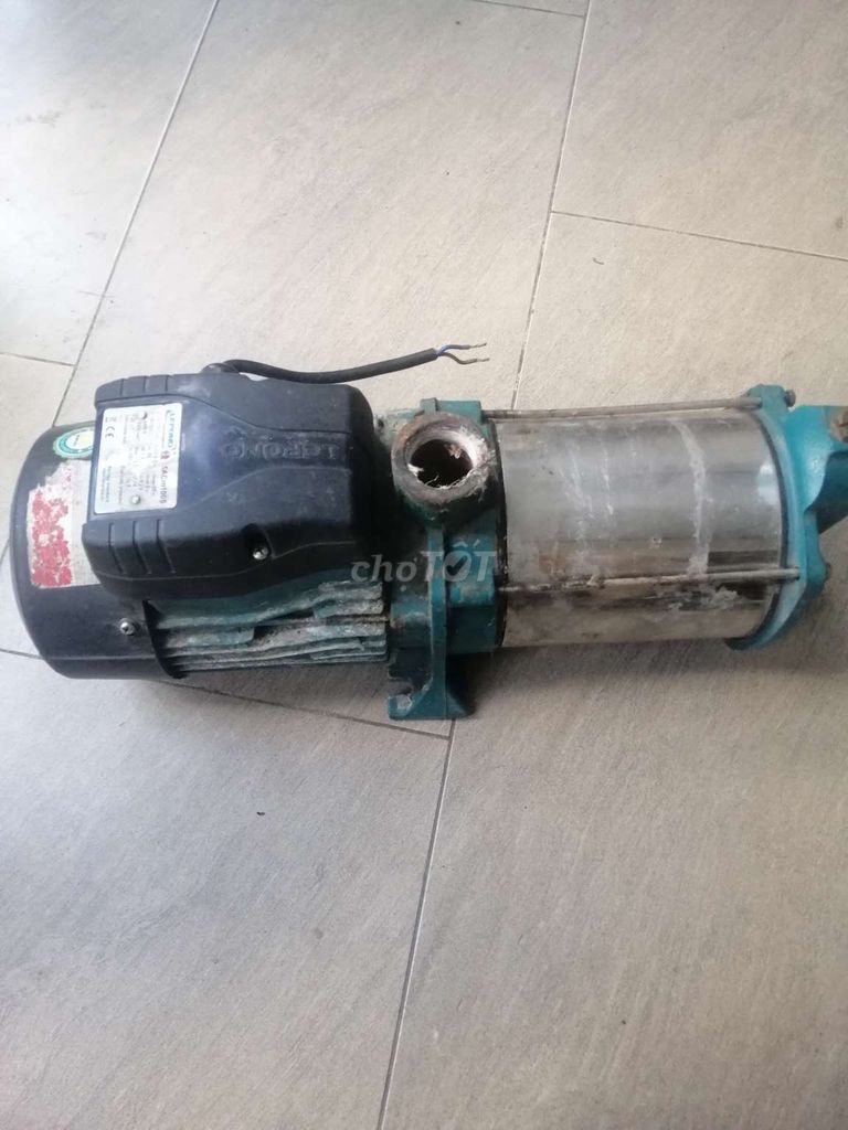 Bán thanh lý máy bơm tăng lầu 1,2hp tại nhà ạ