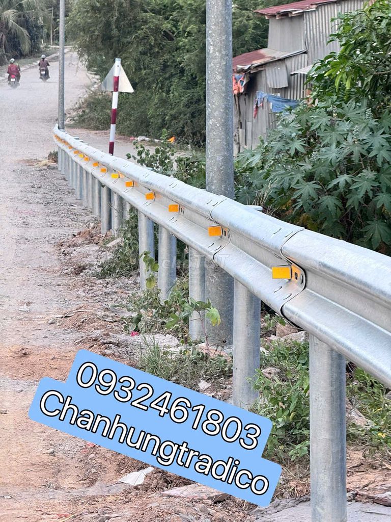 Hộ lan tôn sóng Thép Mai Chấn Hưng. Mua bán Đồ chuyên dụng, Giống nuôi trồng tại Huyện Thủ Thừa Long An được đăng bởi Chấn Hưng Company hình 1