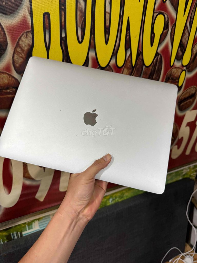 MacBook pro 2019 16/256g k sạc