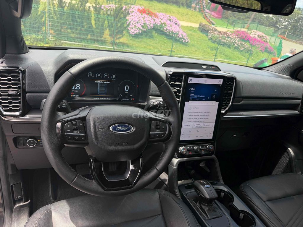 Ford Everest Titanium 4WD 2023 CHUẨN GIA ĐÌNH