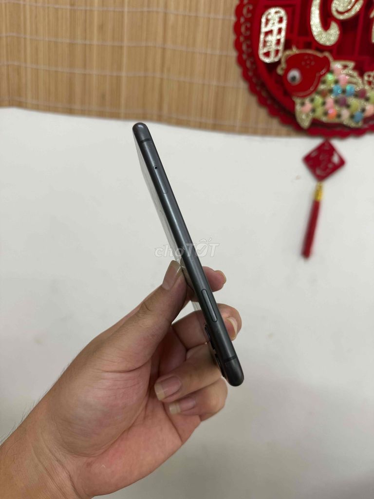 Apple iPhone 11 64GB Đen 82%. Mua bán Điện thoại tại Quận Đống Đa Hà Nội được đăng bởi CHUNG Mobile hình 1