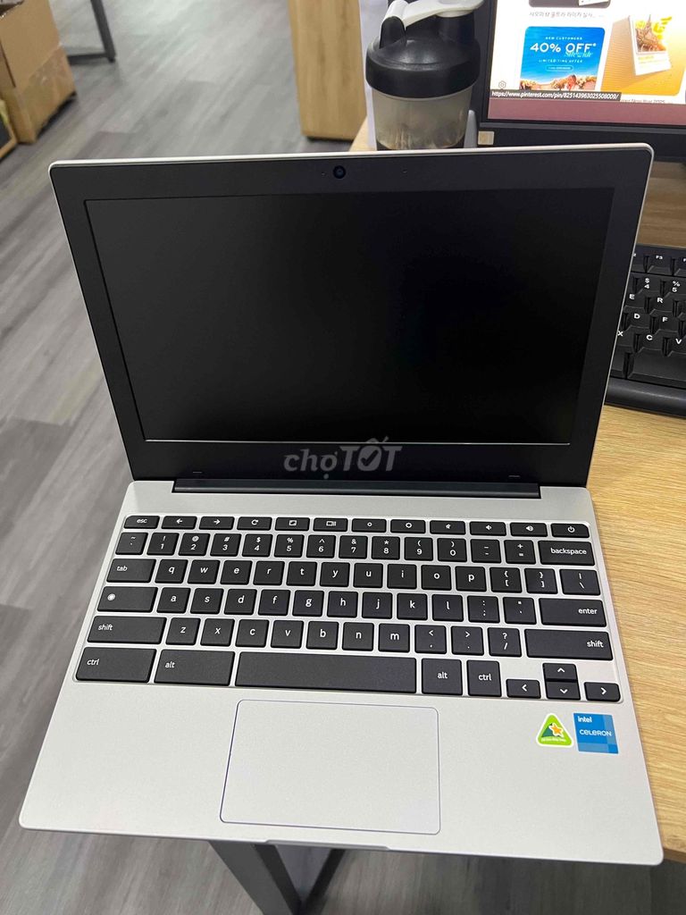 Samsung Chromebook Celeron Bạc Like New. Mua bán Laptop tại Quận Tân Phú Tp Hồ Chí Minh được đăng bởi Phông Trần hình 1