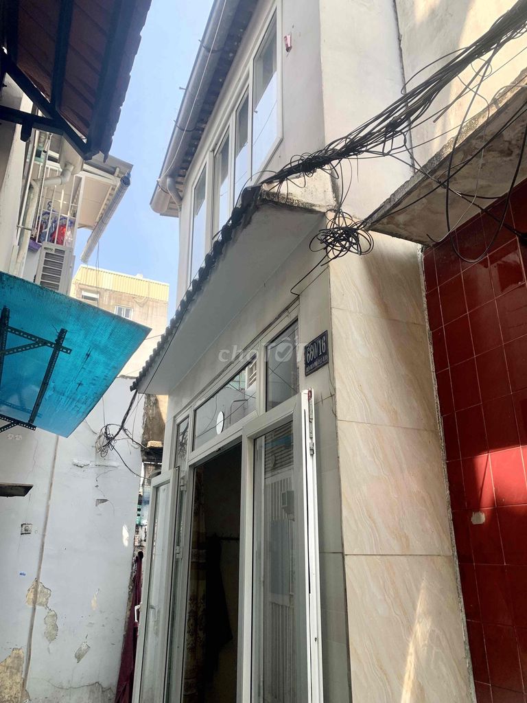Собственник сдаёт дом 2 фасада, переулок 2м, 660/16 Điện Biên Phủ, 50м от улицы