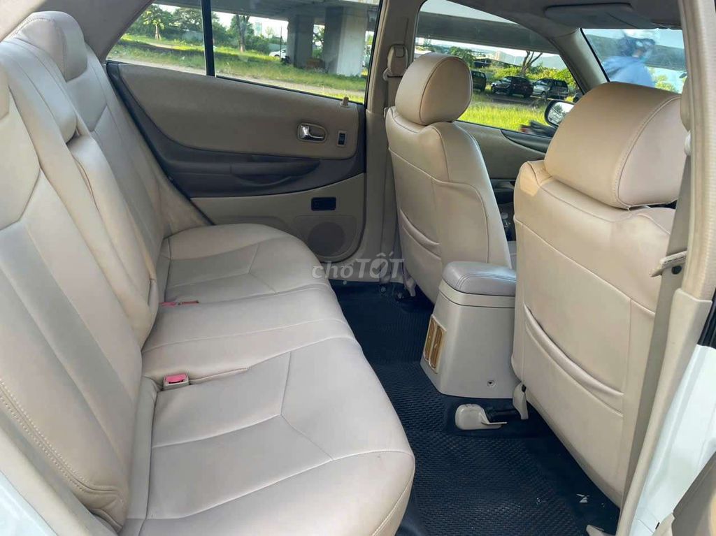 Bán Ford Laser siêu đẹp đời 2004 số tự động. Mua bán Ô tô tại Quận Hải Châu Đà Nẵng được đăng bởi otocudanang hình 5