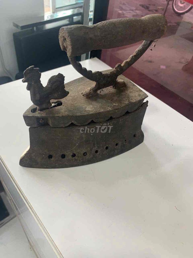 Bàn ủi than gang gỗ hình gà. Mua bán Nội thất, đồ gia dụng khác tại Thành phố Đà Lạt Lâm Đồng được đăng bởi KIM Đào hình 1