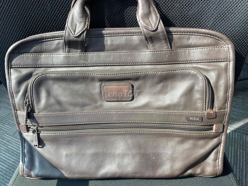 TUMI Business bag 100% leather