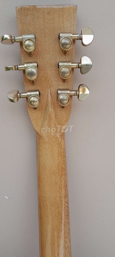 Đàn guitar gỗ cẩm ấn