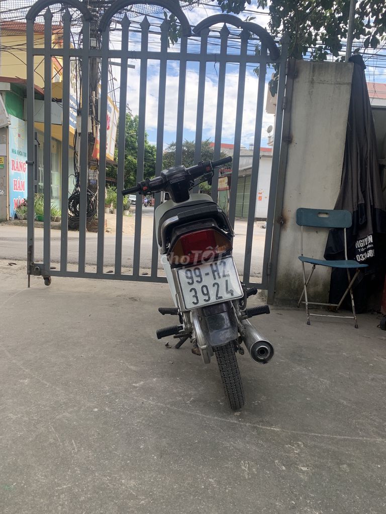 Honda Dream 2004 Trắng nâu 80000 km. Mua bán Xe máy tại Huyện Tiên Du Bắc Ninh được đăng bởi Dương Đức Hiếu hình 2