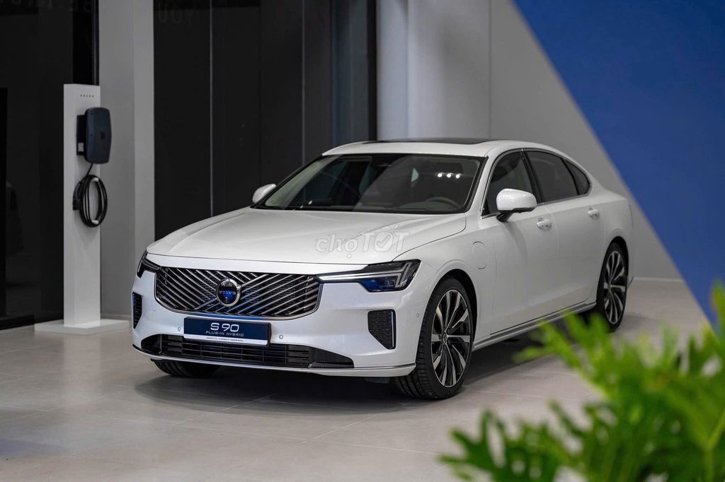 Volvo S90 Plug-in Hybrid 2026 xe giao T12/2025. Mua bán Ô tô tại Quận 7 Tp Hồ Chí Minh được đăng bởi Volvo Car Sài Gòn hình 1