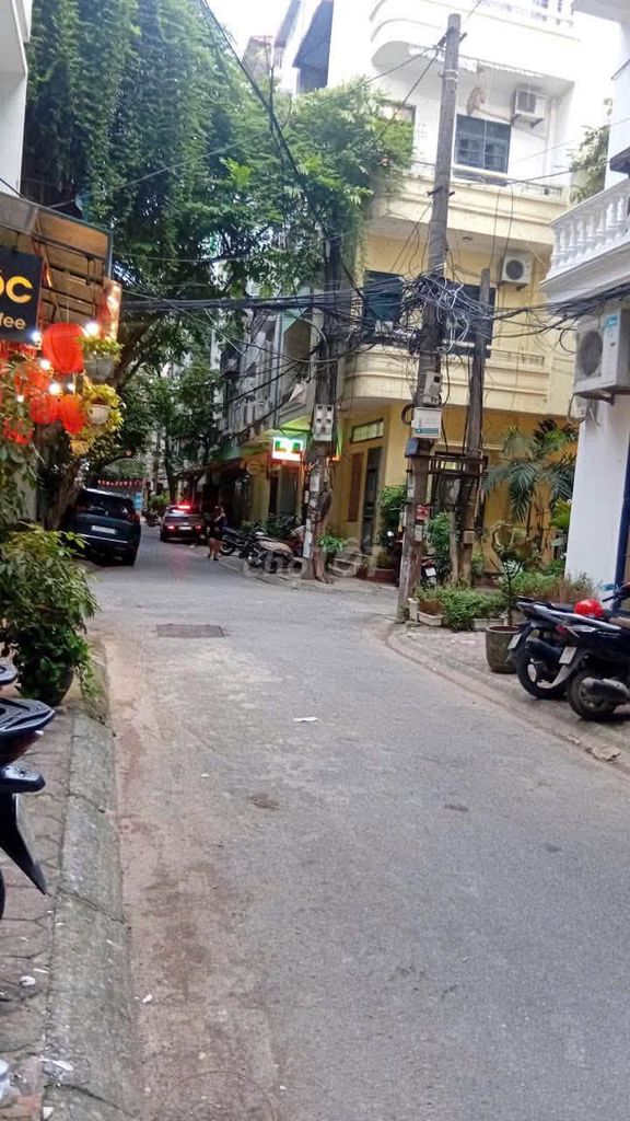 Дом в переулке 47 Nguyen Hong, Dong Da, 5 комнат