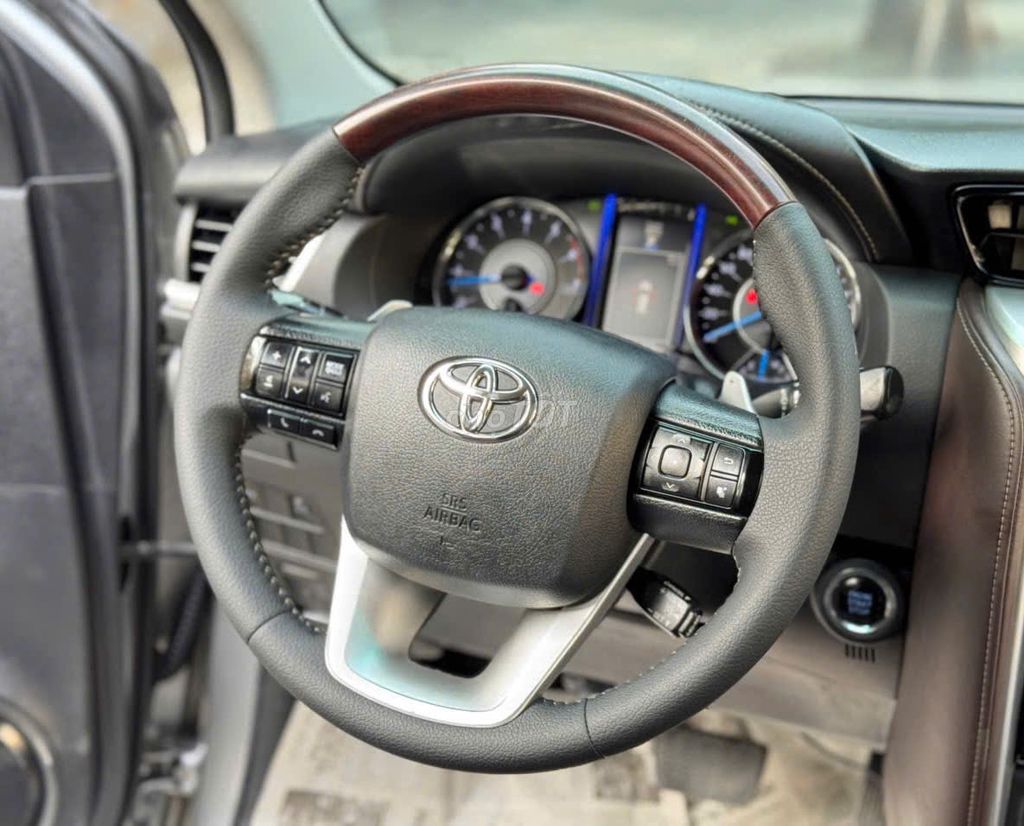 Toyota Fortuner 2018 AT XĂNG. Mua bán Ô tô tại Quận 12 Tp Hồ Chí Minh được đăng bởi NHI Ô TÔ AN SƯƠNG hình 9