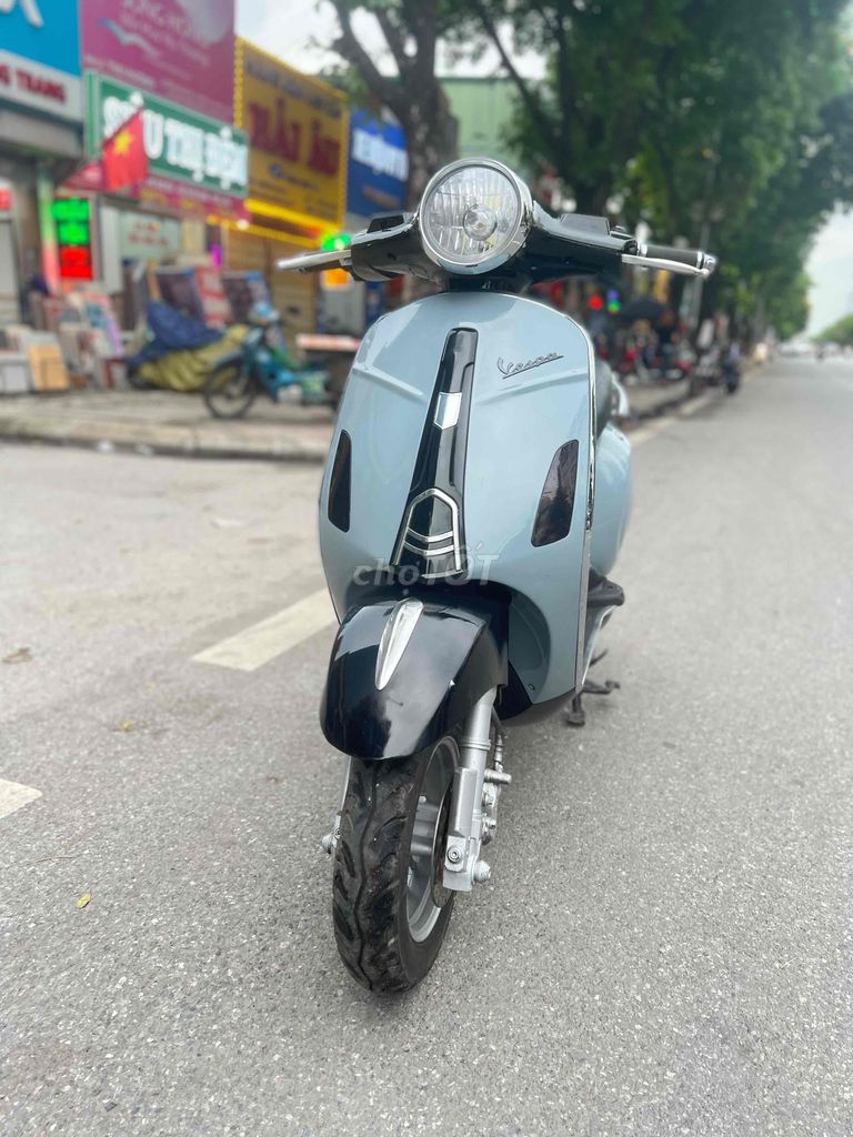 Xe đạp điện Vespa Roma S xám xi măng