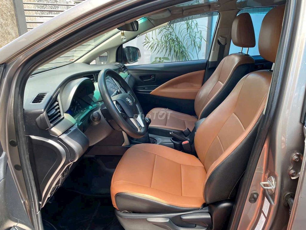 Innova 2017 2.0E - 104000 km. Mua bán Ô tô tại Thành phố Buôn Ma Thuột Đắk Lắk được đăng bởi Thủy Nguyễn hình 3