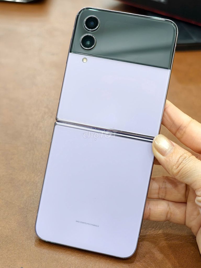 Samsung Galaxy Z Flip 4 bản QT 256gb Tím đẹp 98%. Mua bán Điện thoại tại Quận Đống Đa Hà Nội được đăng bởi Hn Store hình 1