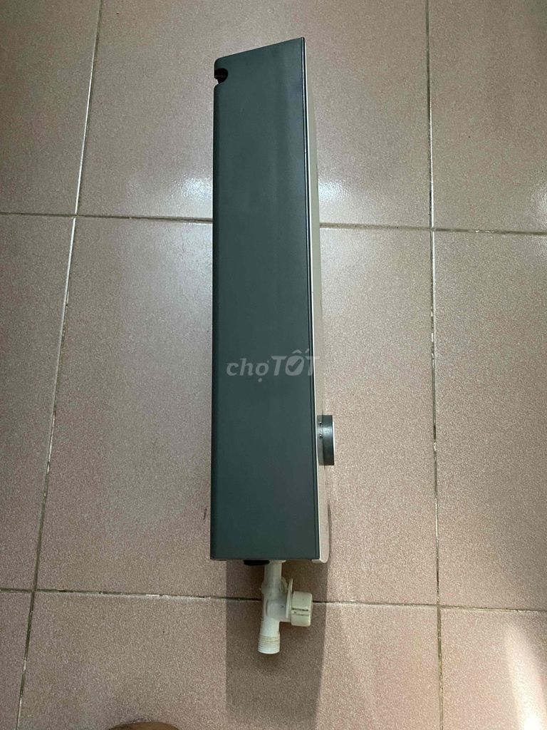 Máy nước nóng Ariston Aures Premium. Mua bán Thiết bị vệ sinh, nhà tắm tại Huyện Nhà Bè Tp Hồ Chí Minh được đăng bởi hai hình 1