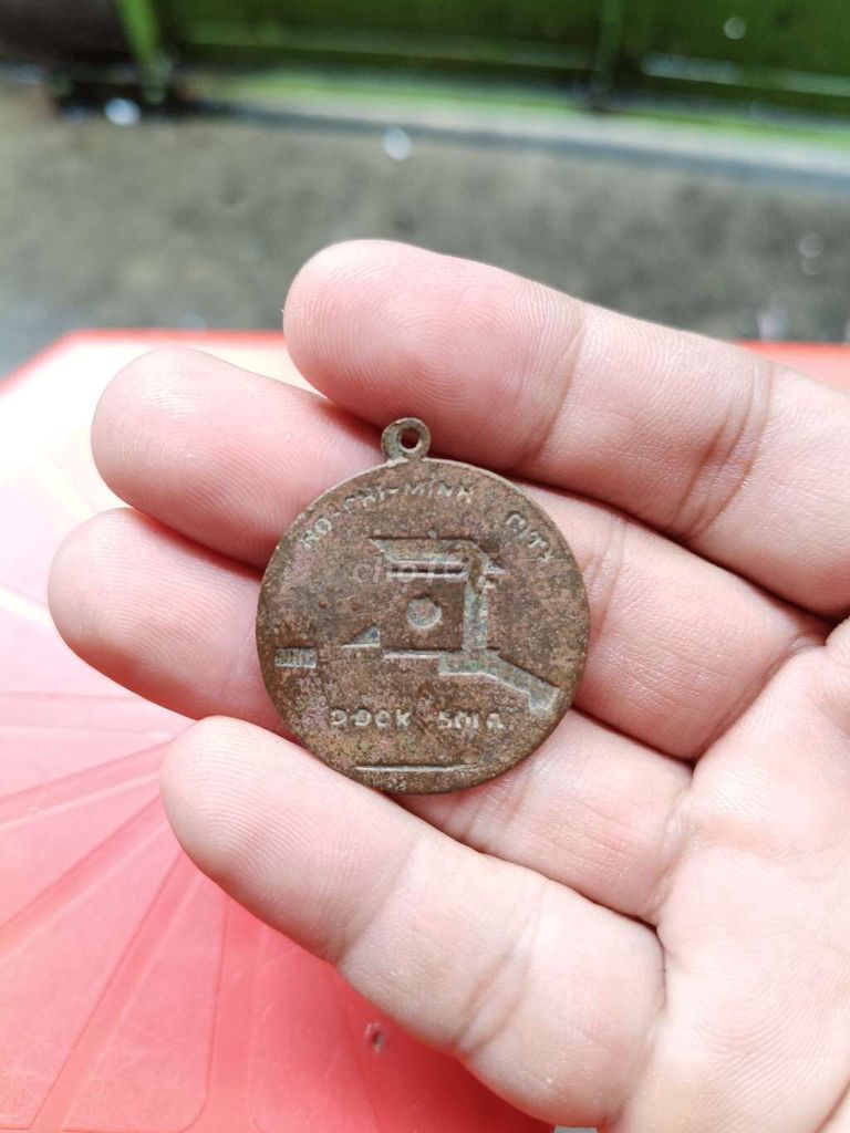 Medal đồng xưa chợ Bến Thành