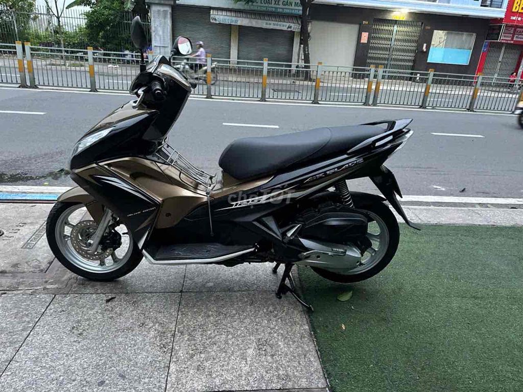 bán Airblade 125 Fi vàng đồng có rì mốt tìm xe. Mua bán Xe máy tại Quận 11 Tp Hồ Chí Minh được đăng bởi nguyenxuanthinh quận tân phú  hình 3